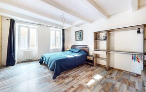 4 bedrooms, iron/ironing board, travel crib, free WiFi