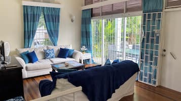 智能電視、書籍