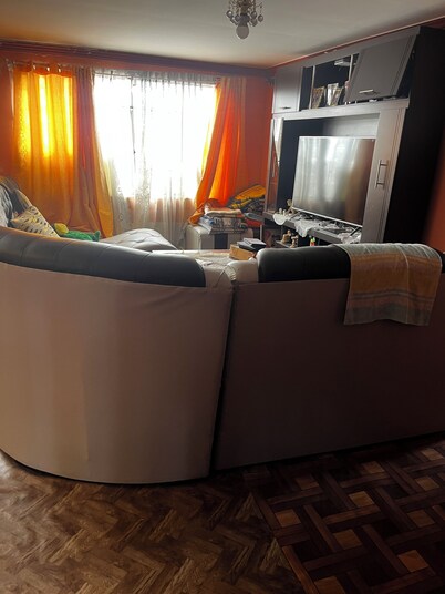 Beautiful house for rent in front of the Illimani in the city of La Paz. 