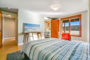 2 bedrooms, desk, iron/ironing board, free WiFi