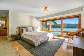 2 habitaciones, escritorio, tabla de planchar con plancha y wifi gratis 