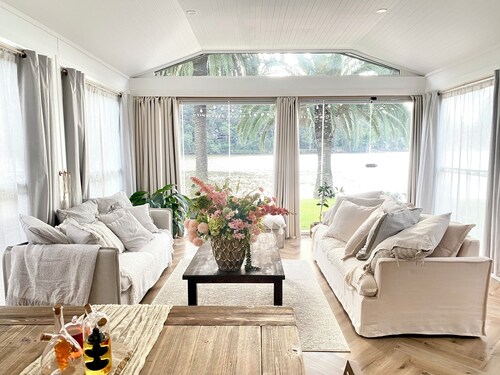 Glasshouse on the River is Pet Friendly, bring your boat or jet-ski