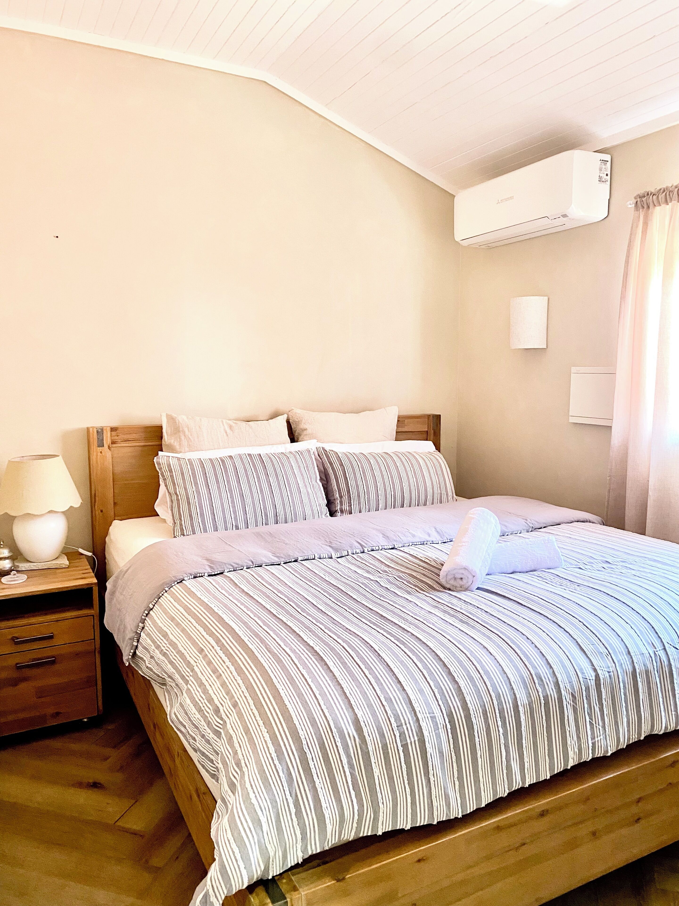 3 chambres, fer et planche à repasser, Wi-Fi gratuit, draps fournis