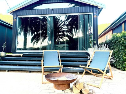 Glasshouse on the River is Pet Friendly, bring your boat or jet-ski