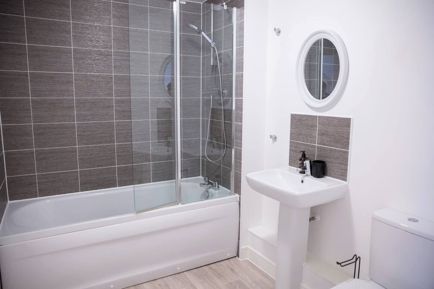  milieuvriendelijk toiletgerief, een haardroger