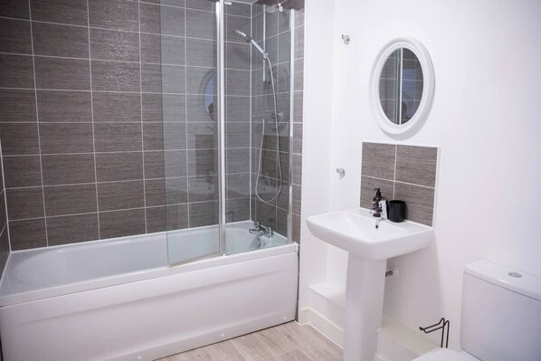 Eco-friendly toiletries, hair dryer