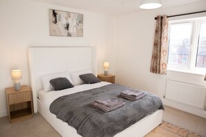 4 bedrooms, iron/ironing board, free WiFi