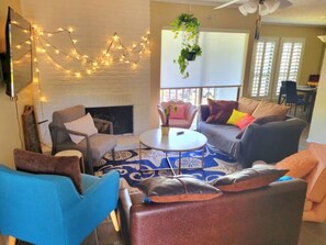 Fireplace - New remodel 2BE/2BA condo on Preston Road in Dallas (Dallas)