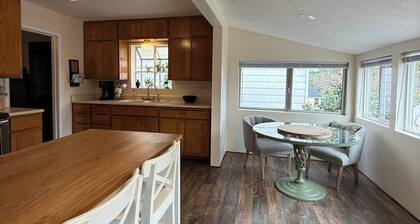 The Garden Hideaway! East Medford, close to hospital, shopping and restaurants.