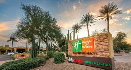 Charming 2-bedroom villa in Scottsdale; 1/2 a block to the Waste Management Open