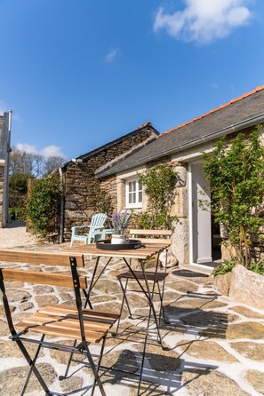 Outdoor dining - Ty Laouen - Charming Breton house in a quiet locat (Plougonvelin)