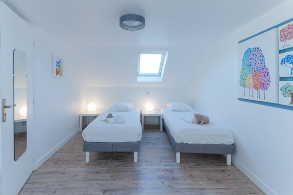 2 habitaciones, tabla de planchar con plancha y wifi gratis 