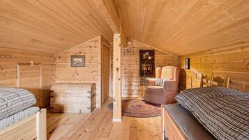 4 dormitoris, un bressol de viatge i roba de llit