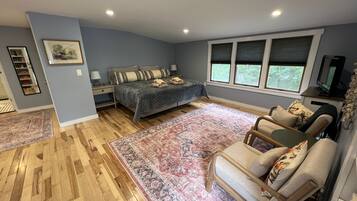 3 bedrooms, iron/ironing board, travel crib, free WiFi