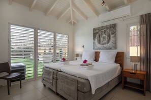 4 bedrooms, WiFi, bed sheets - Villa Sonrisa, Vista Royal, Villa with private pool, walking distance to Jan Thiel Beach (Jan Thiel)