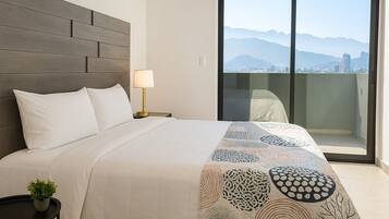 Apartemen Klasik, Beberapa Tempat Tidur, balkon, pemandangan kota | Didekorasi berbeda-beda dan dilengkapi dengan perabotan berbeda-beda