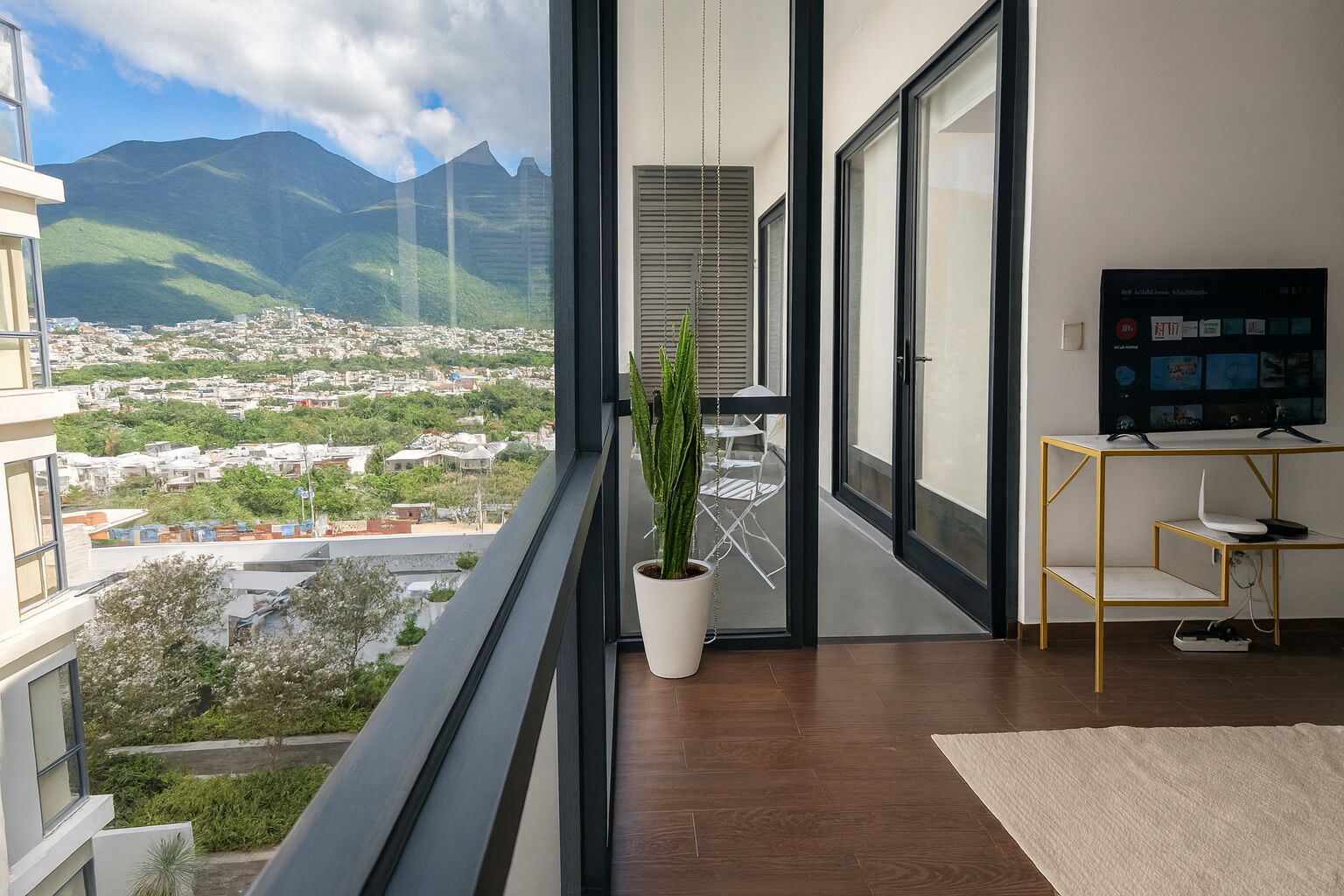 Apartemen Bisnis, 2 kamar tidur, balkon, pemandangan gunung | Balkon