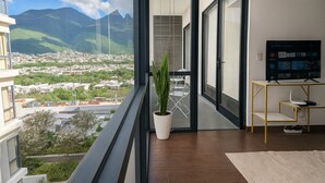 บิสซิเนสอพาร์ทเมนท์, 2 ห้องนอน, ระเบียง, วิวภูเขา | ระเบียง