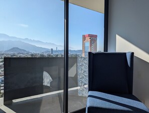 Business Apartment, 2 Bedrooms, Balcony, Mountain View