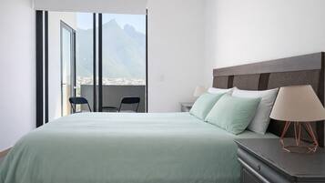 Executive Apartment, 1 Queen Bed with Sofa bed, Balcony, Mountain View | Individually decorated, individually furnished, laptop workspace