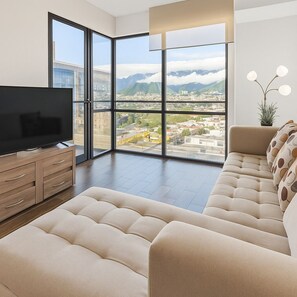 Superior Apartment, 2 Bedrooms, Balcony, Mountain View | Living room