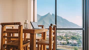Departamento ejecutivo, 1 cama Queen size y sofá cama, balcón, vista a la montaña | Vista del balcón