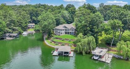 Lakefront, Private Dock, &Hot Tub