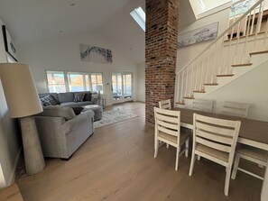 Älytelevisio, kirjoja, tulostin