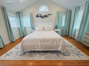 3 Schlafzimmer, Schreibtisch, Bügeleisen/Bügelbrett, Reisekinderbett