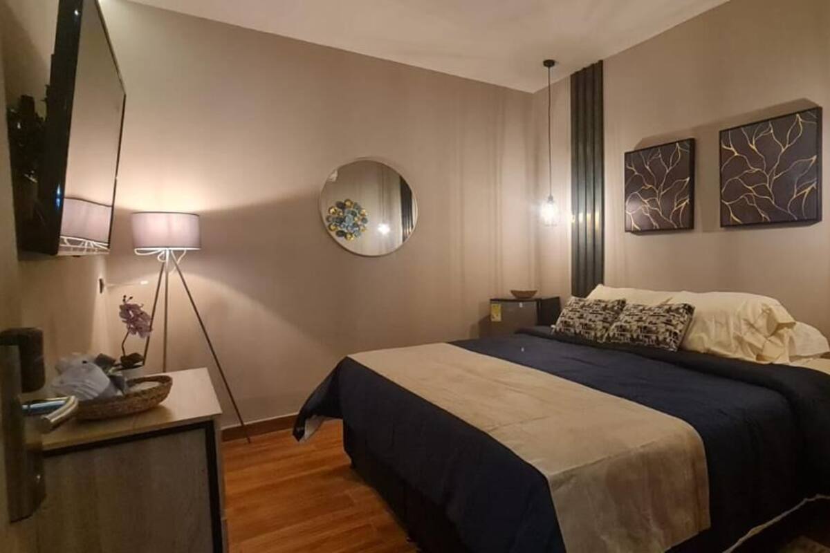Deluxe Room | Iron/ironing board (on request), free WiFi