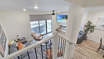 Smart TV, fireplace, offices