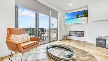 Smart TV, fireplace, offices