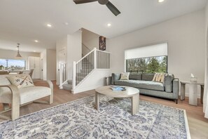 Smart TV, fireplace, offices, computer monitors