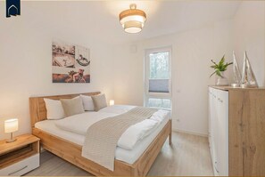 Unclassified image, 2 of 32, button