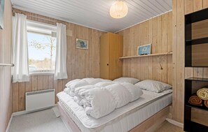 2 bedrooms, travel cot, free WiFi - Cozy home in Nørre Nebel with sauna (Nørre Nebel)