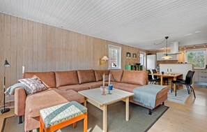 Smart TV, fireplace - Cozy home in Nørre Nebel with sauna (Nørre Nebel)