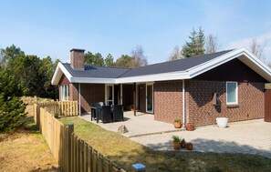 Exterior - Cozy home in Nørre Nebel with sauna (Nørre Nebel)