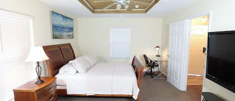 3 bedrooms, desk, iron/ironing board, travel cot