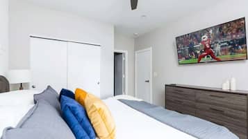 3 habitaciones, tabla de planchar con plancha y cuna de viaje