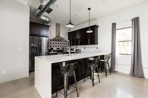 Fridge, microwave, oven, stovetop