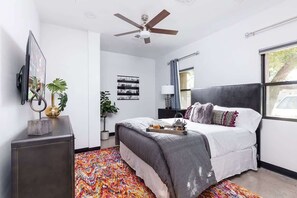 9 Schlafzimmer, Bügeleisen/Bügelbrett, Reisekinderbett, kostenloses WLAN