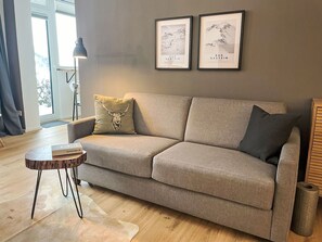 TV, DVD player - Lovely apartment for 4 guests with WIFI, TV and terrace (Bad Gastein)