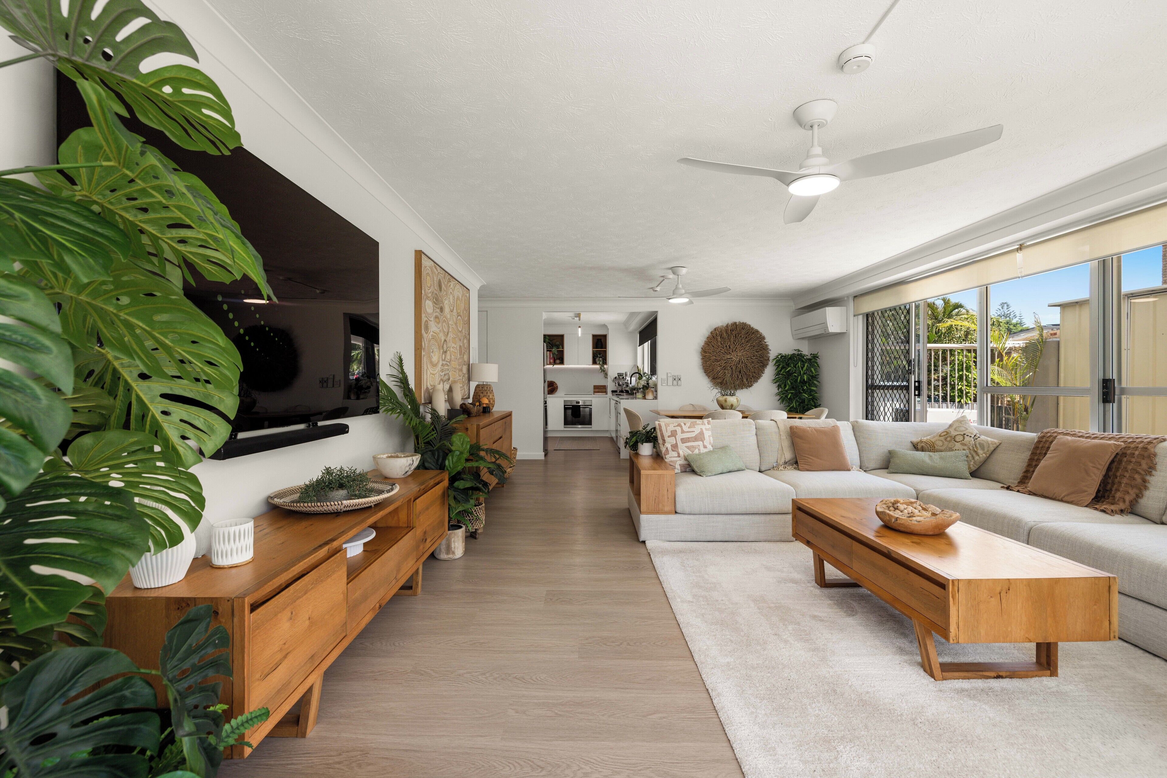 Apartment, 3 Bedrooms, Ocean View | Living area