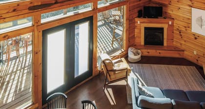 Klyfta Haus 4 BR Lakeview Fishing Hot Tub EV Charger