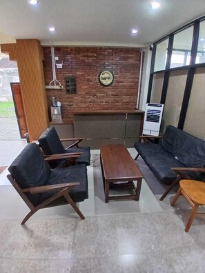 Reception - Kedaton Home Kostel (Surakarta)