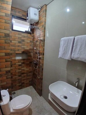 Superior Room | Bathroom | Shower, free toiletries, slippers, heated floors