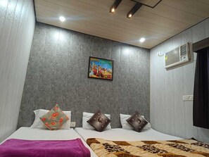 Free WiFi - Shiv Kashi P Guest House By Glitz Hotels (Varanasi)