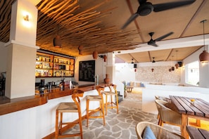 Bar (in der Unterkunft)