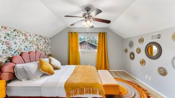 4 bedrooms, desk, iron/ironing board, free WiFi