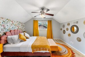 4 bedrooms, desk, iron/ironing board, free WiFi